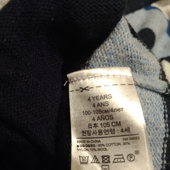 Baby Gap 4T button sweater cardigan - Picture 9 of 9